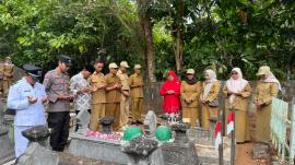 Ziarah Makam Pejuang dalam Rangka Memperingati HUT Kemerdekaan RI